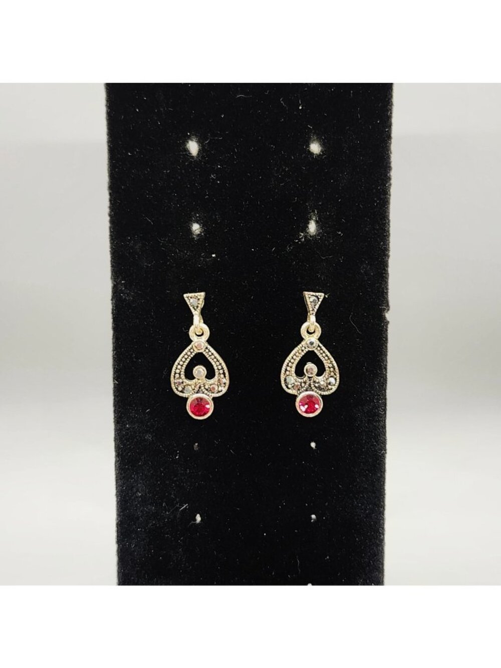 Vintage Style Dangle Drop Earrings 2.5cm Silver Tone Red Stone Marcasite